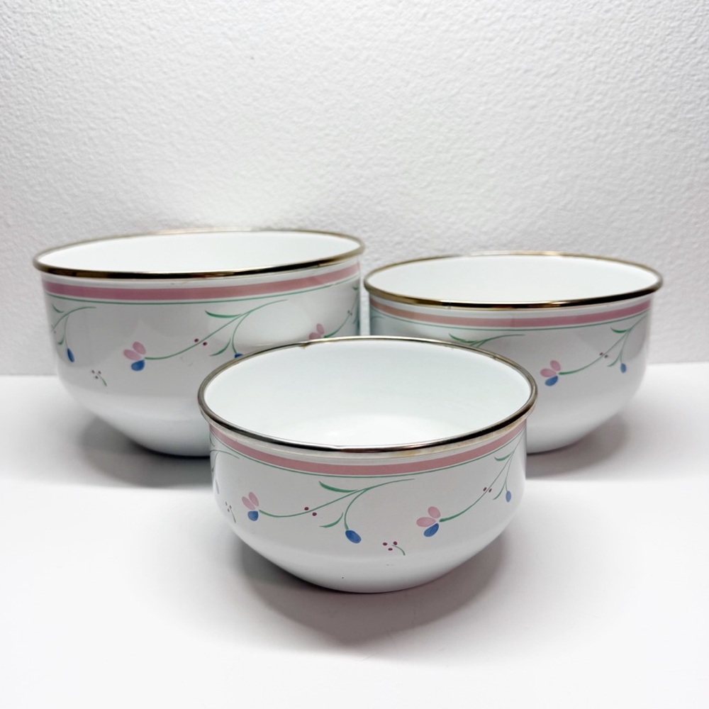Vintage Rammaru Nordic Wind Floral Enamel Metal Nesting Bowls